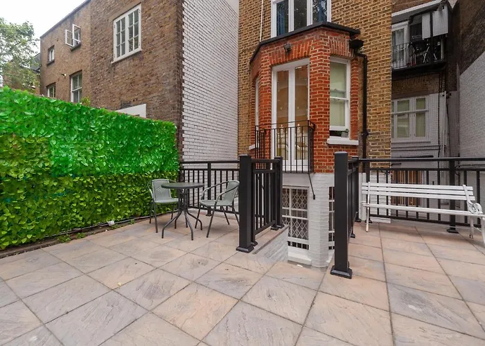 Kensington Luxury Flat With Patio